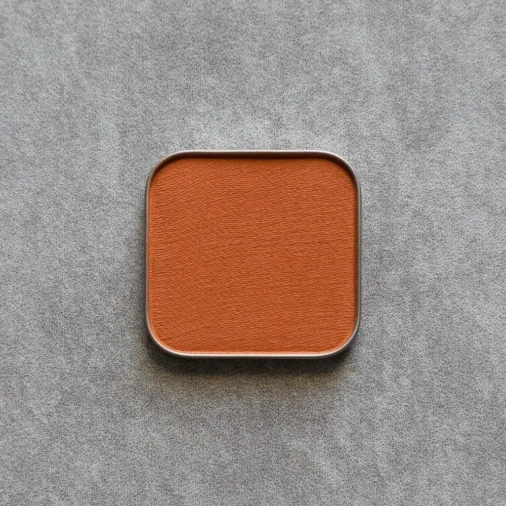 Seint Eyeshadow LEO magnetic tin Orange Red NIB New in Package matte